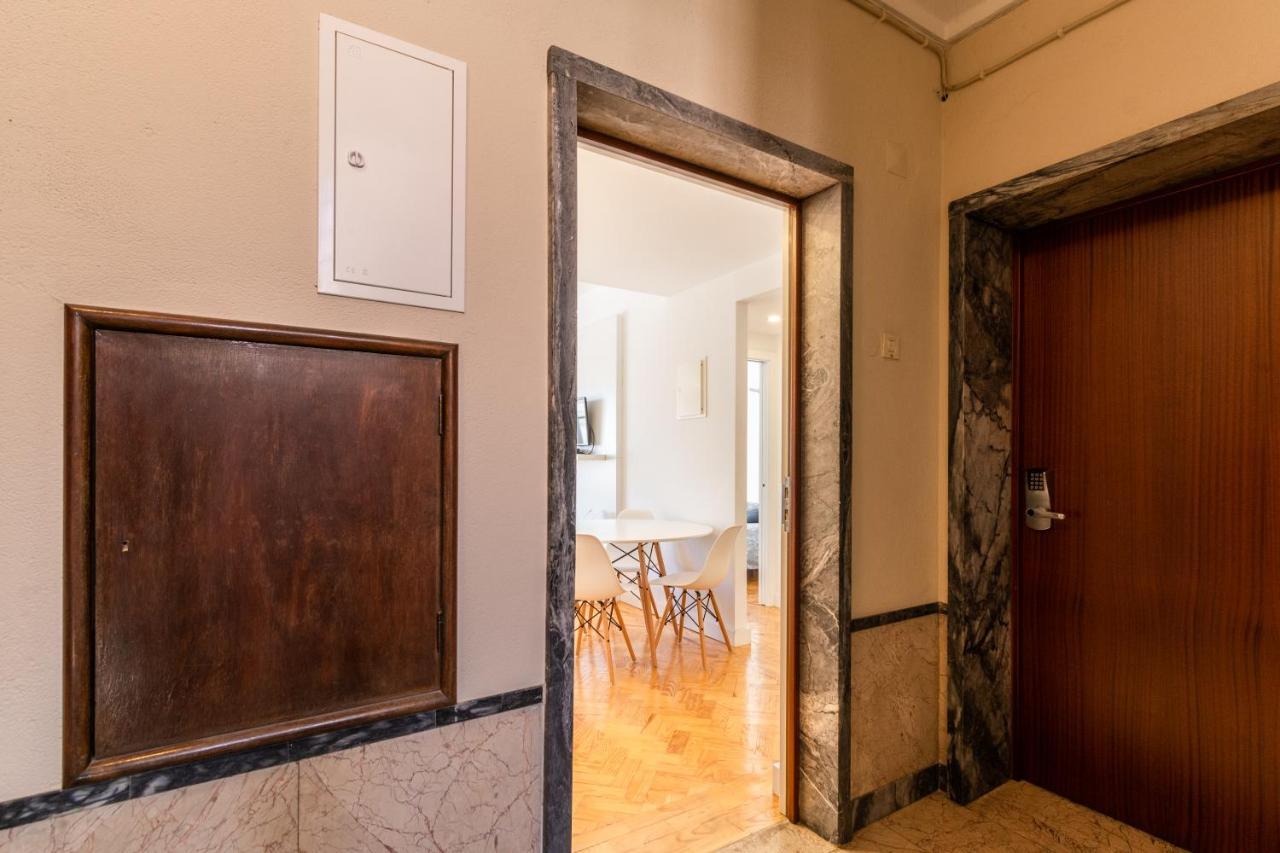 Carmo Apartments Lisbon Luaran gambar